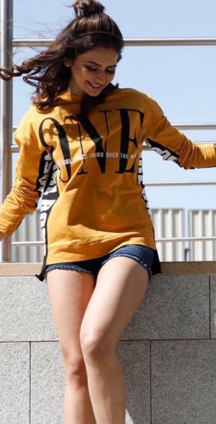 rakul-preet-singh-gym-hot