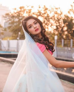 AVNEET KAUR || YASMIN LOOK