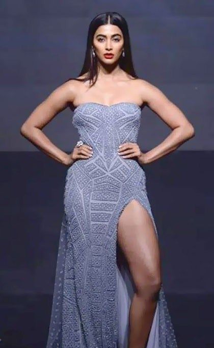 Pooja Hegde Thighs Legs Show Photos In Long Blue Gown