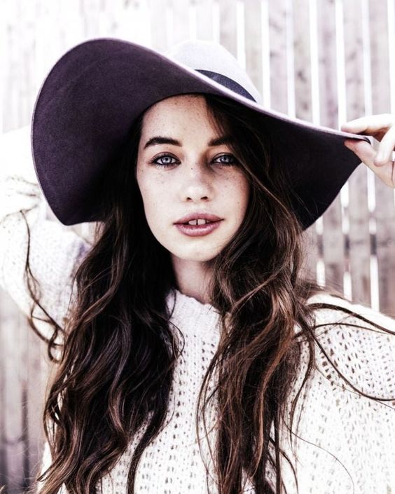 Anna Popplewell: Underappreciated Beauty
