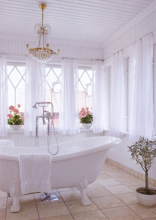 http://inredningsvis.se/inspiration-badkar-med-tassar/ badkar med tassar