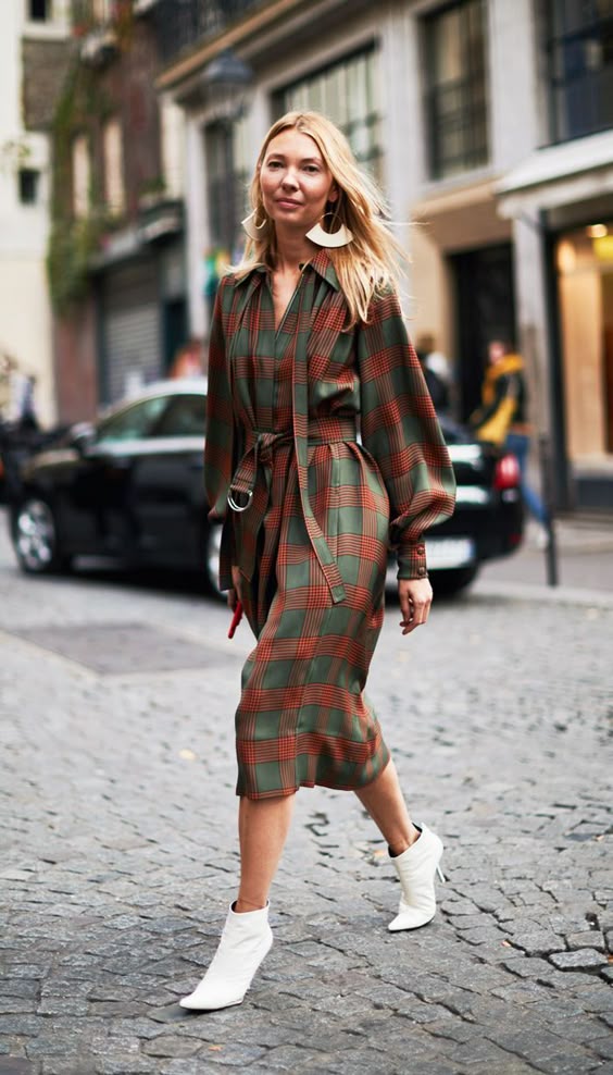 If You Love Ladylike Looks, You Need to See the Street Style in Paris Right Now via @WhoWhatWearUK