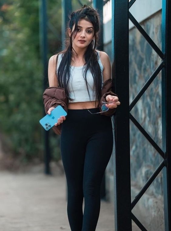 aryanshi-sharma-hot