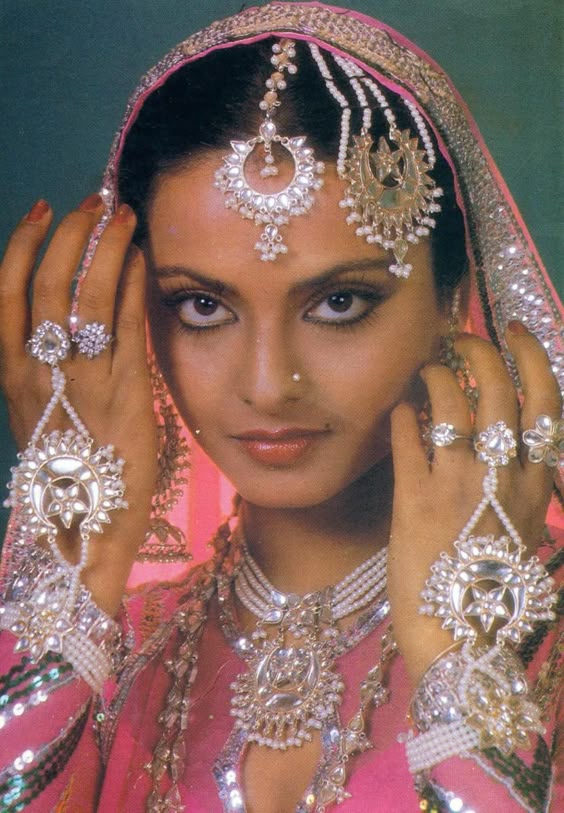 REKHA MARVALASH AND BRILANT IN BOLEY WOODS!!! IN YOUR PARFOMANS LIKE A DAIMOND BHARTIYA FILM INDUSTRY!!!