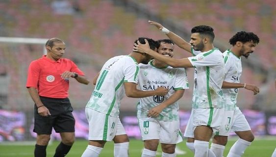 تشكيلة النادي الأهلي السعودي في مباراة اليوم مع النجوم 6 12 2019 سعودي 360 استقر السويسري كريستيان جروس المدير الفني للفريق Soccer Field Soccer Football