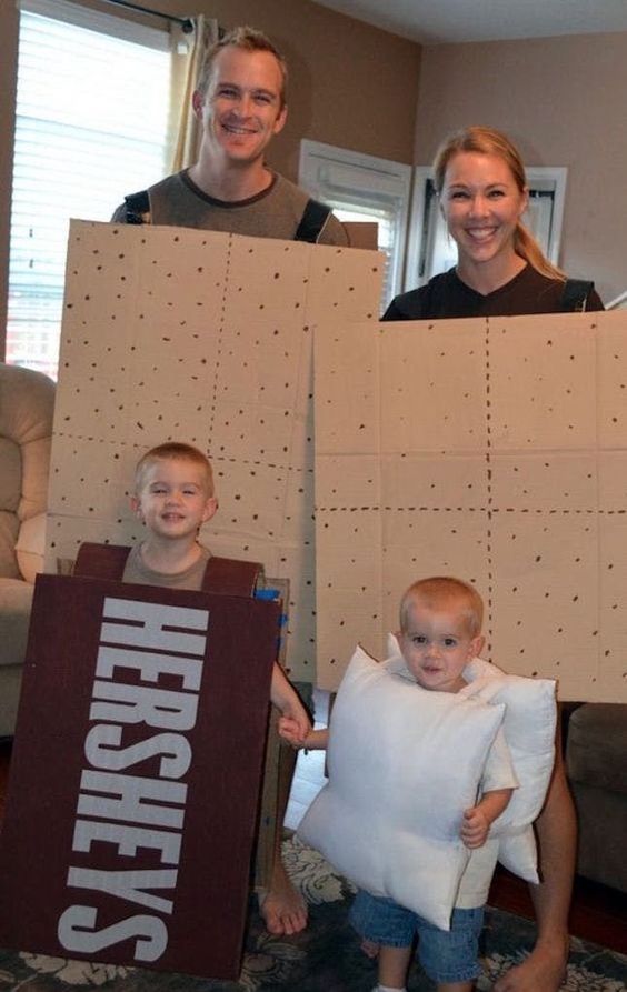 cute and clever family halloween costume ideas