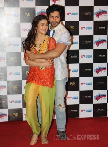 Alia Bhatt suffers Oops moment, thanks to Varun Dhawan