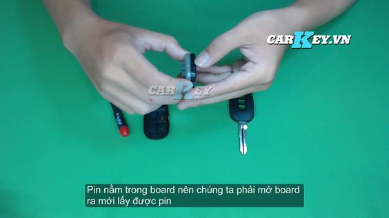 Hướng dẫn thay pin chìa khóa ô tô Chevrolet Captiva - Carkey.vn Hướng dẫn thay pin chìa khóa ô tô Chevrolet Captiva - Carkey.vn