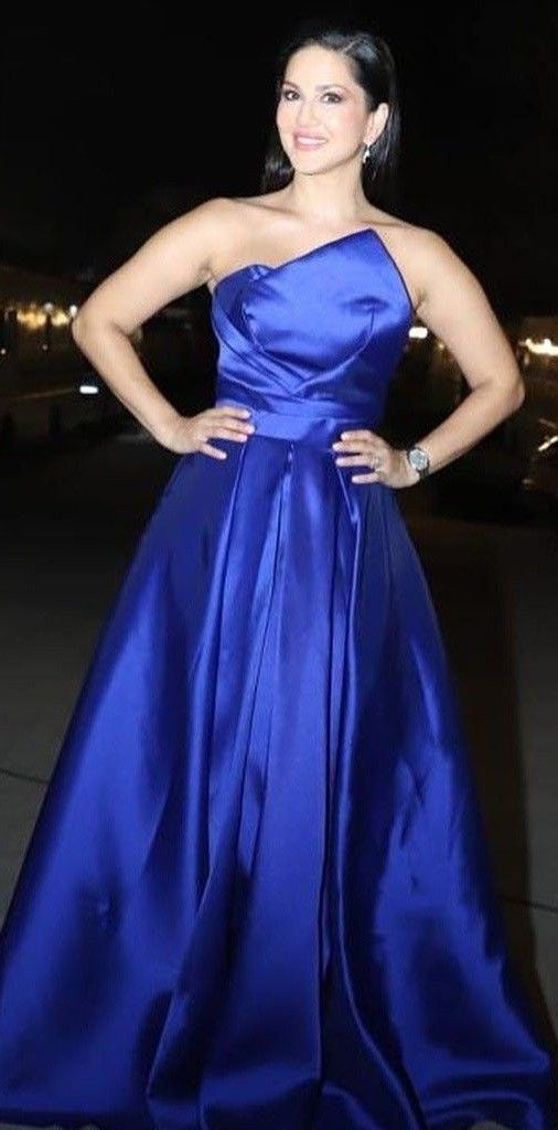 Sunny Leone | Real name - Karenjit Kaur Vohra, former pornographic actress, actress and model in Indian and American film Industry