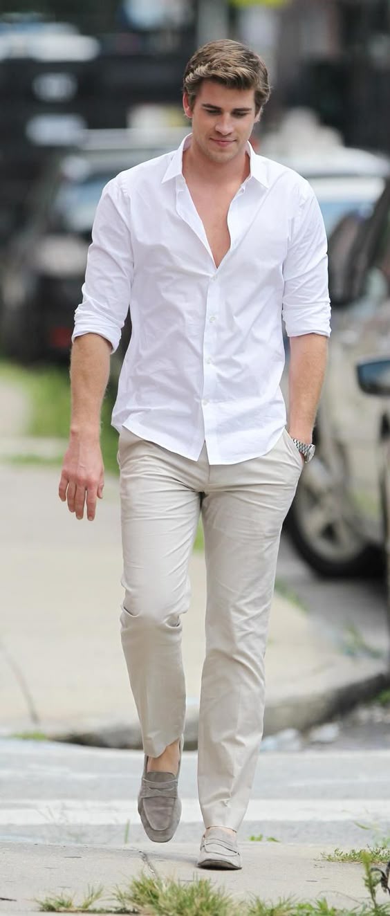 He would definitely wear an outfit like this in the Selection