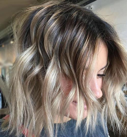 Estas Pensando En Hacerte Un Baño De Color Para Quitar Esos Tonos Amarillos Y Naranjas De Tu Matizador De Cabello Decoloración De Cabello Mechas Cabello Corto