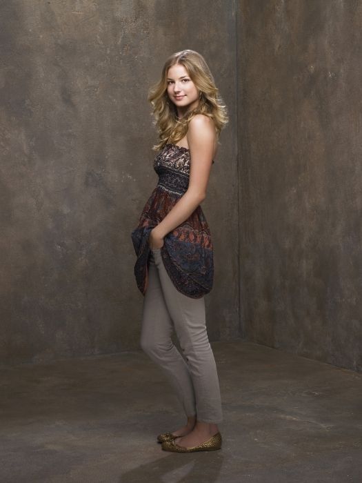 Emily VanCamp Photo: Brothers & Sisters - Season 2 Promotional Photos