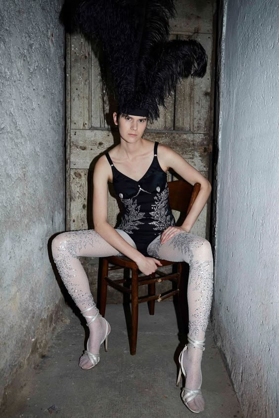 Maison Francesco Scognamiglio Fall 2019 Couture collection, runway looks, beauty, models, and reviews.