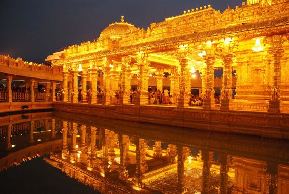 Sri Lakshmi Golden/Sri Puram Temple is quite close to Vellore. The complete edifice which has a gold leaf coating is a marvelous architectural wonder of modern times. Another temple of interest is the 8th century Lakshmi Narasimha Temple which lies about 21 km from Vellore.