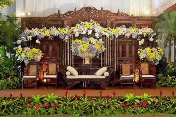 Ragam Dekorasi Pelaminan Tradisional Adat Jawa Klasik Gebyok | Dekorasi: Mawarprada Wedding Decoration