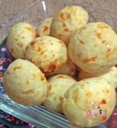 Pão de queijo com creme de leite, elaborado com três ingredientes, mais fácil impossÃvel.