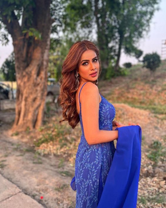 Nia sharma beautiful look in suit