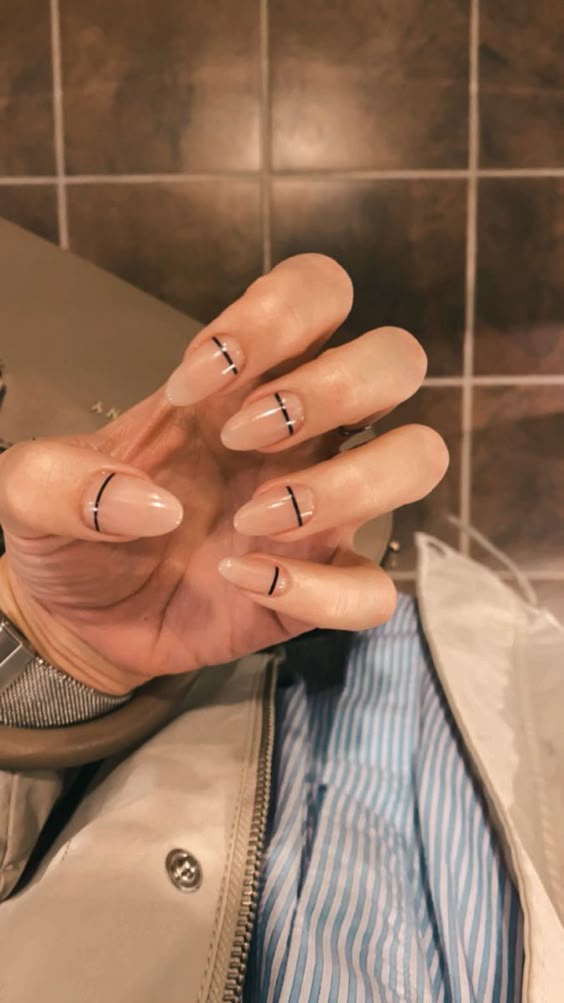 #nails #nailsofinstagram #naildesign #gelnails #almondnails #longnails #nudenails #blacknails #classynails #nailideas #nailartdesigns #nailsoftheday #nailsmagazine