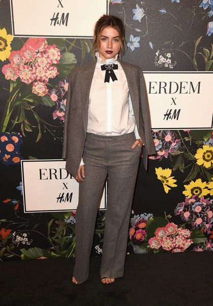Ana de Armas - Smart Suit.