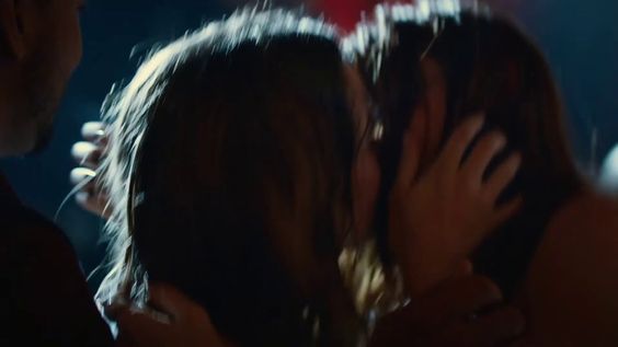 Danielle panabaker kiss girl - YouTube