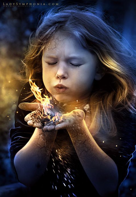 Ela é impede de você se perder na escuridão, te aquece em tempos gélidos, te salva da insanidade. Não deixe a chama se extinguir.