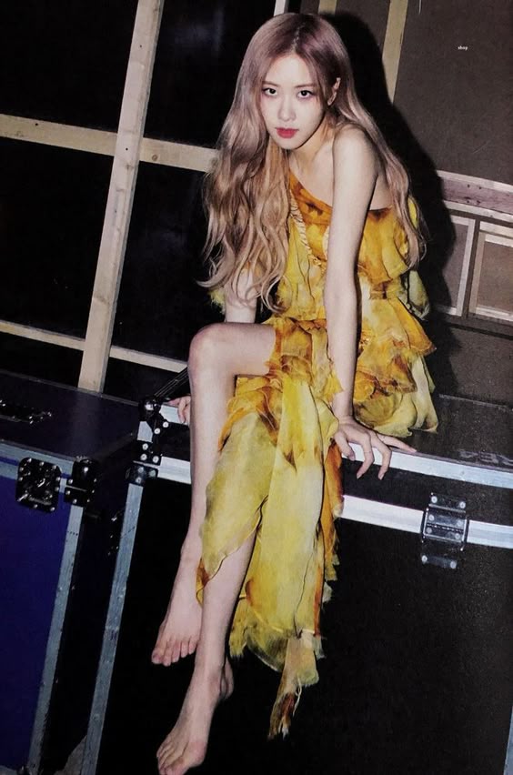 Nhiếp ảnh gia người Mỹ tung ảnh hiếm của BLACKPINK ở Coachella: Đẹp như tiên nữ, kéo đến chân Rosé mà giật mình