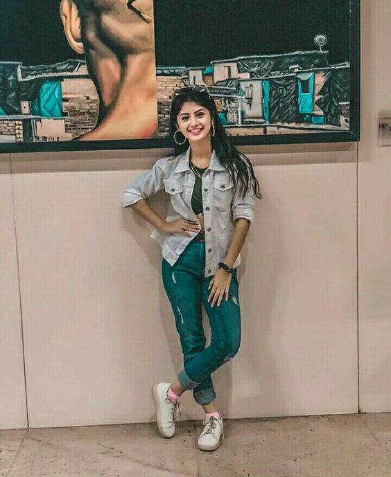 neha-jethwani-mhot-pohot