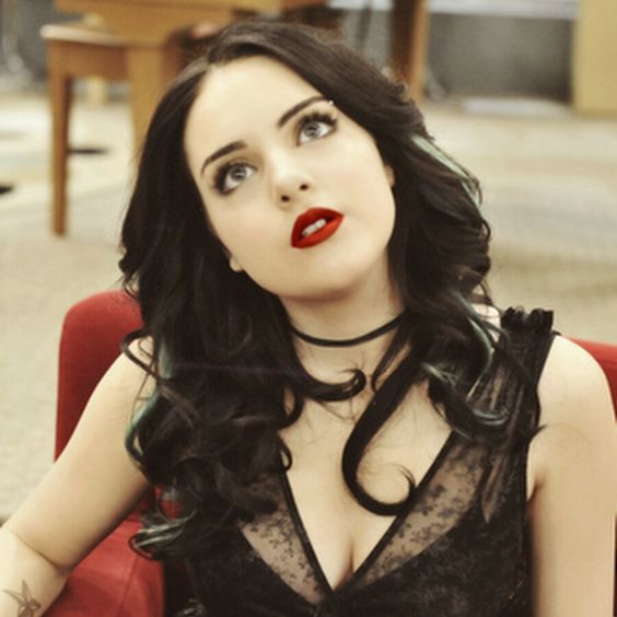 Jade West Elizabeth Gillies