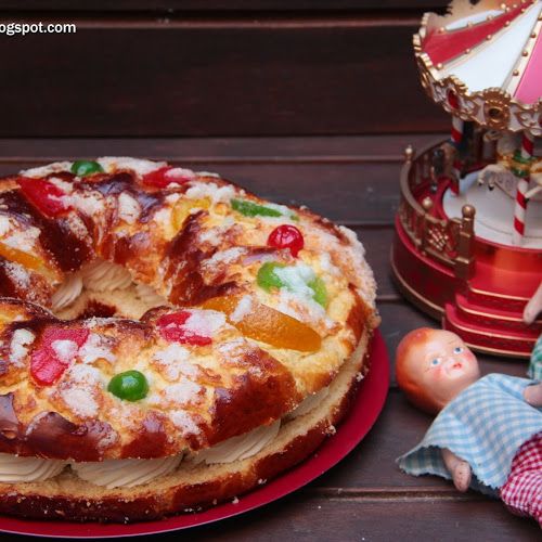 Roscón De Reyes Relleno De Nata Postres Caseros Roscón De Reyes Recetas De Comida
