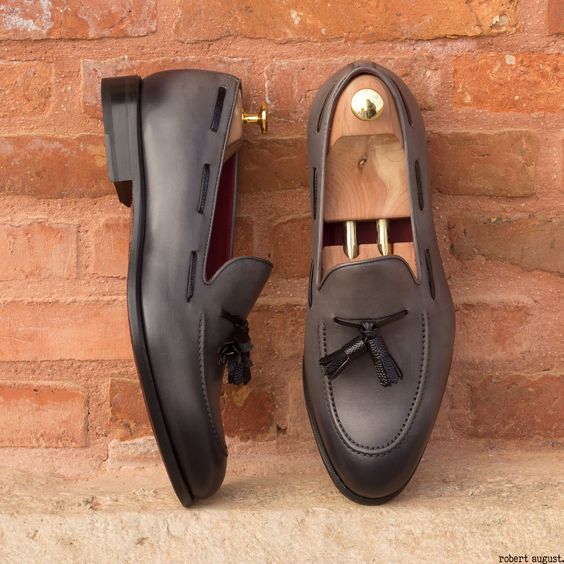 Handcrafted Custom Made Shoes From Robert August. Create your own custom designed shoes.#shoes #shoesoftheday #dapper #menswear #mensfashion #luxurylifestyle #success #hot #style #bespoke #luxury .