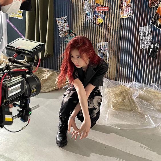 210501 ITZY Instagram Update with Chaeryeong