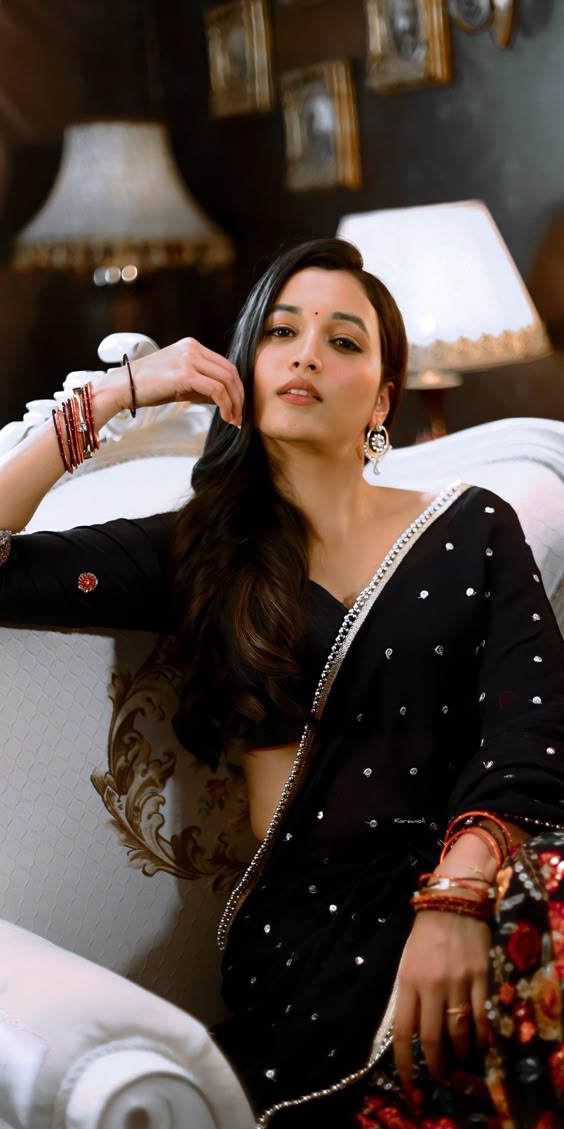 Srinidhi shetty KGF chapter 2 hd retouch wallpaper