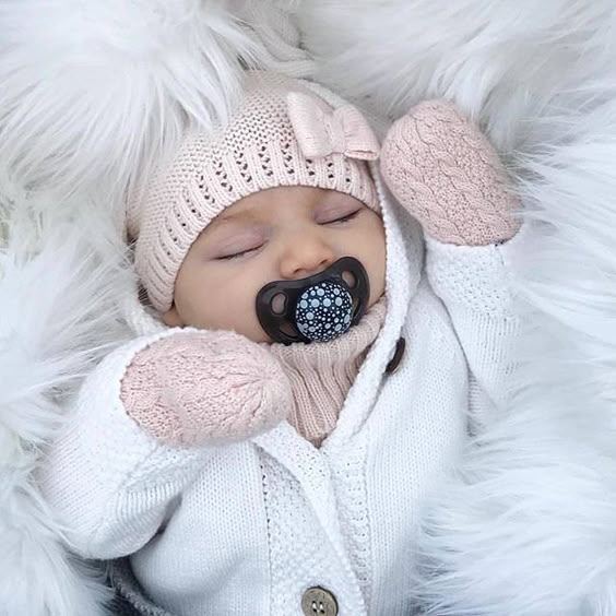 7 Brilliant Baby Hacks Every New Mom Needs