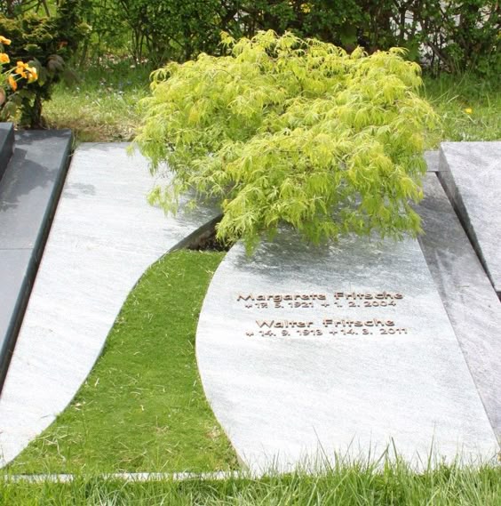 Polierte Grabsteine | Steinmetz Herbert Baldauf Immenstadt Allgäu