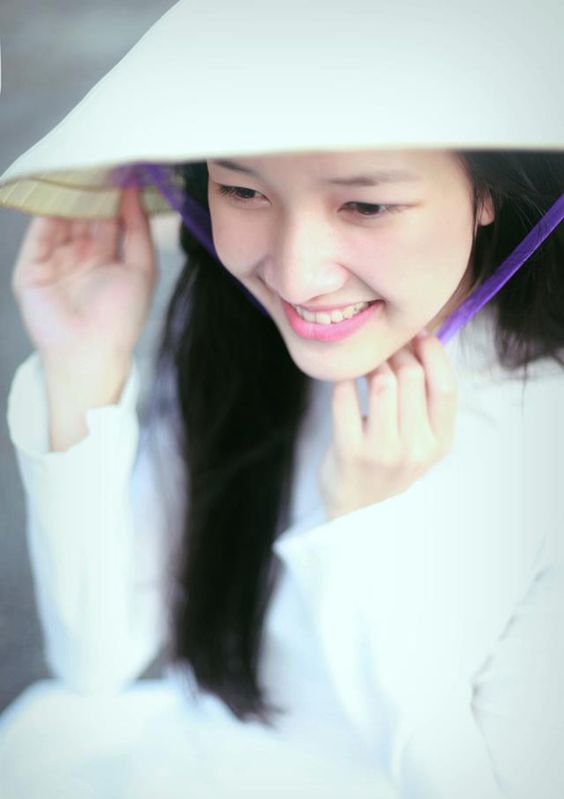 con gai hue ban ao dai - Google Search