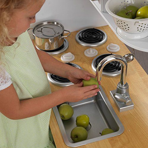 Kidkraft Uptown White Kitchen 53364 Amazon Co Uk Toys Games Play Kitchen Play Kitchen Sets Kidkraft Kitchen