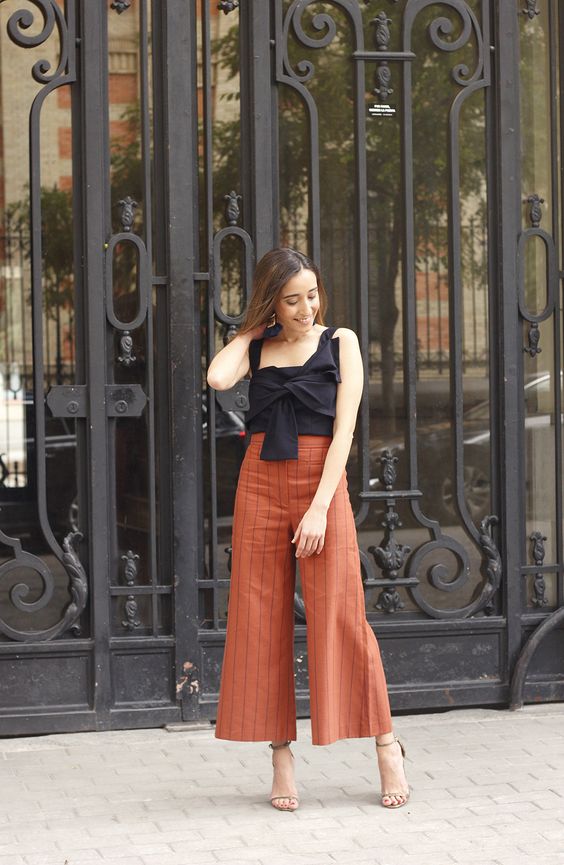linen striped pants blue top uterquÌe summer street style outfit 2018/19