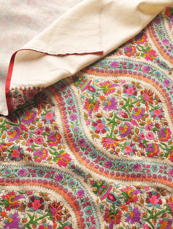Gulabkar Lahariya Hand Embroidered Pashmina Shawl