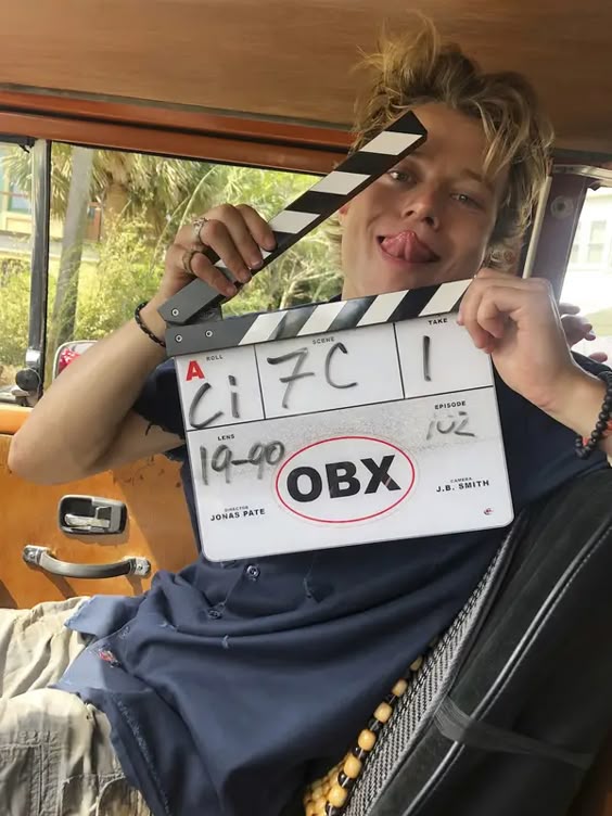 Here Are 25 Behind-The-Scenes "Outer Banks" Photos That Make Me Wanna Rewatch The Whole Season All Over Again