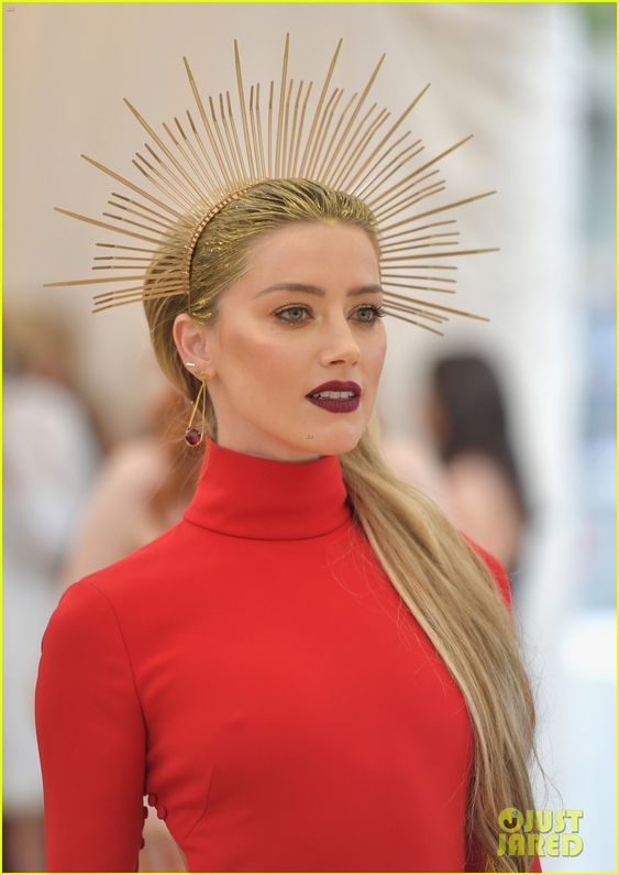 Amber Heard Is Radiant in Red at Met Gala 2018! | amber heard 2018 met gala red carpet 04 - Photo