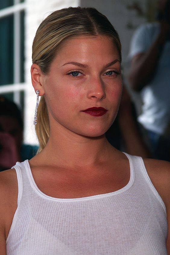 Actress Ali Larter arrives at a special screening of the film \'Legally Blonde\' in Southampton, New York. 6/7/2001. Photo: Evan Agostini/Getty Images