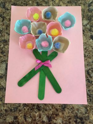This Egg Carton Flower Bouquet will last a long time and bring a smile to Mom's face when you present this special gift on Mother's Day. Gramdma might like