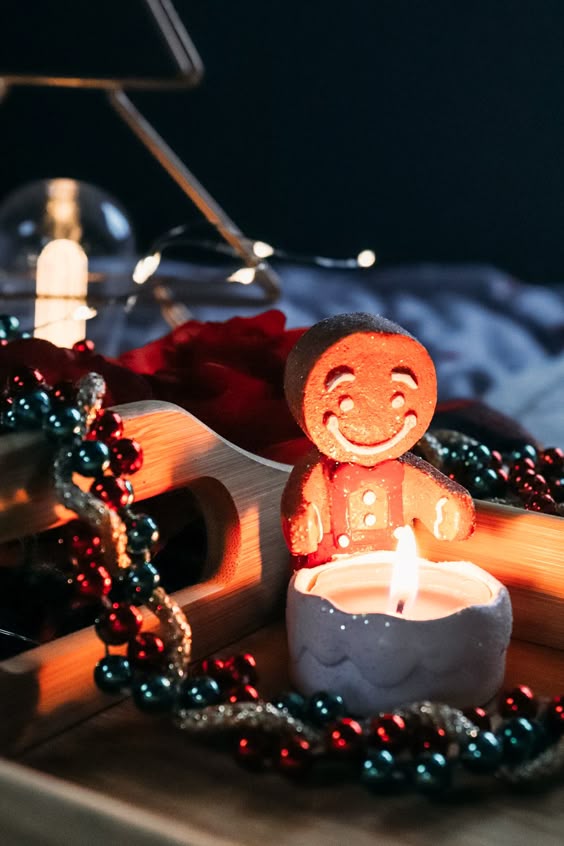 MY FAVOURITE CHRISTMAS DECORATIONS - Nina Louise