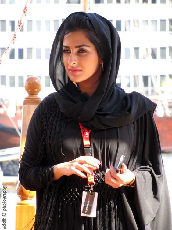 Pin By Aqeel Ahmed On Elegant Exquisite Photos Beautiful Arab Women Arabian Beauty Women Arab Beauty