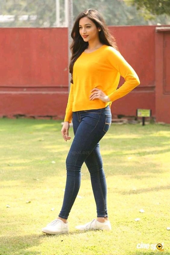 srinidhi-shetty-hots