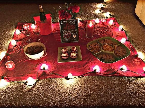 Invitar A Tu Pareja A Un Lujoso Restaurante Para Tener Una Cena Romantica Es Uno De Los Cliches Sorpresas Para Novios Regalos Romanticos Regalos Para Mi Novio