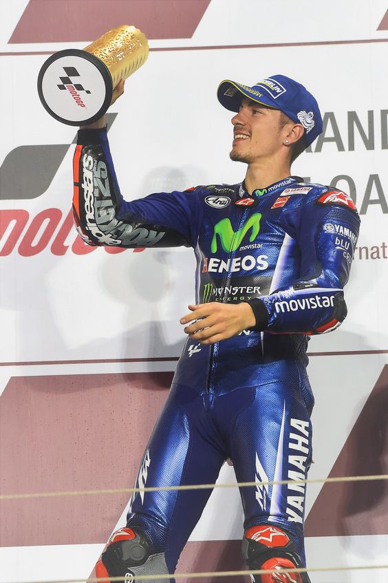 ส่อง 20+ ภาพ ขวัญใจแม่ยกชาวบรีรัมย์ มาเวริค บีญาเลส นักบิดโมโตจีพีทีม Movistar Yamaha