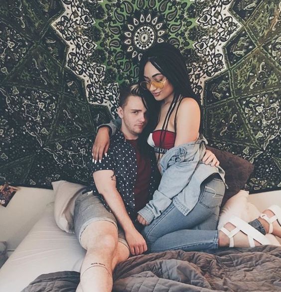 Dating blogger wanted picture 2