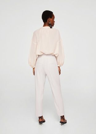 Puffed sleeves blouseREF. 23058821 din.5,490din.4,490(-18%