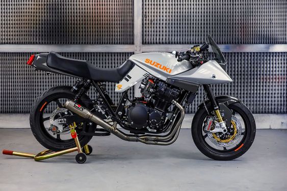 KNOCKOUT KATANA: Suzuki Katana by DB Customs. - Pipeburn